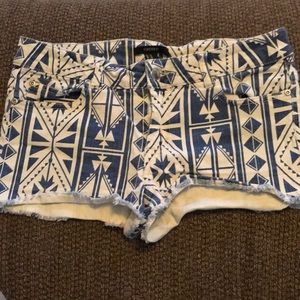 Decorative Jean shorts